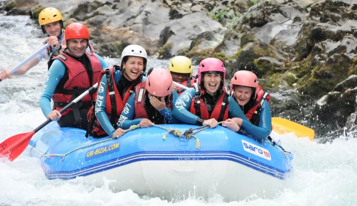 La Nive : Histoire et Patrimoine d'une Rivière Emblématique du Pays Basque